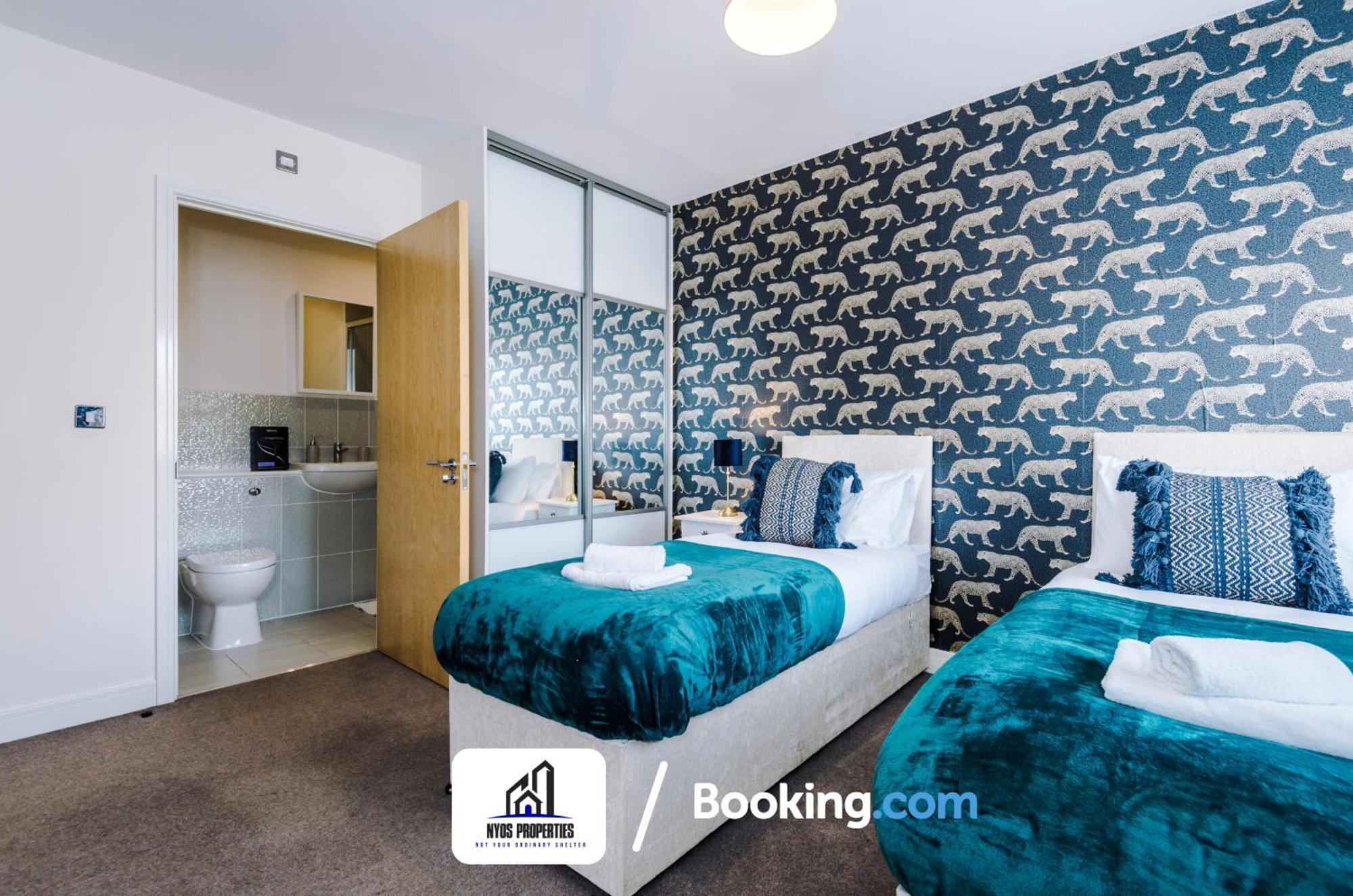 3 Bedroom House By Nyos Properties Short Lets & Serviced Accommodation Manchester With Parking ภายนอก รูปภาพ