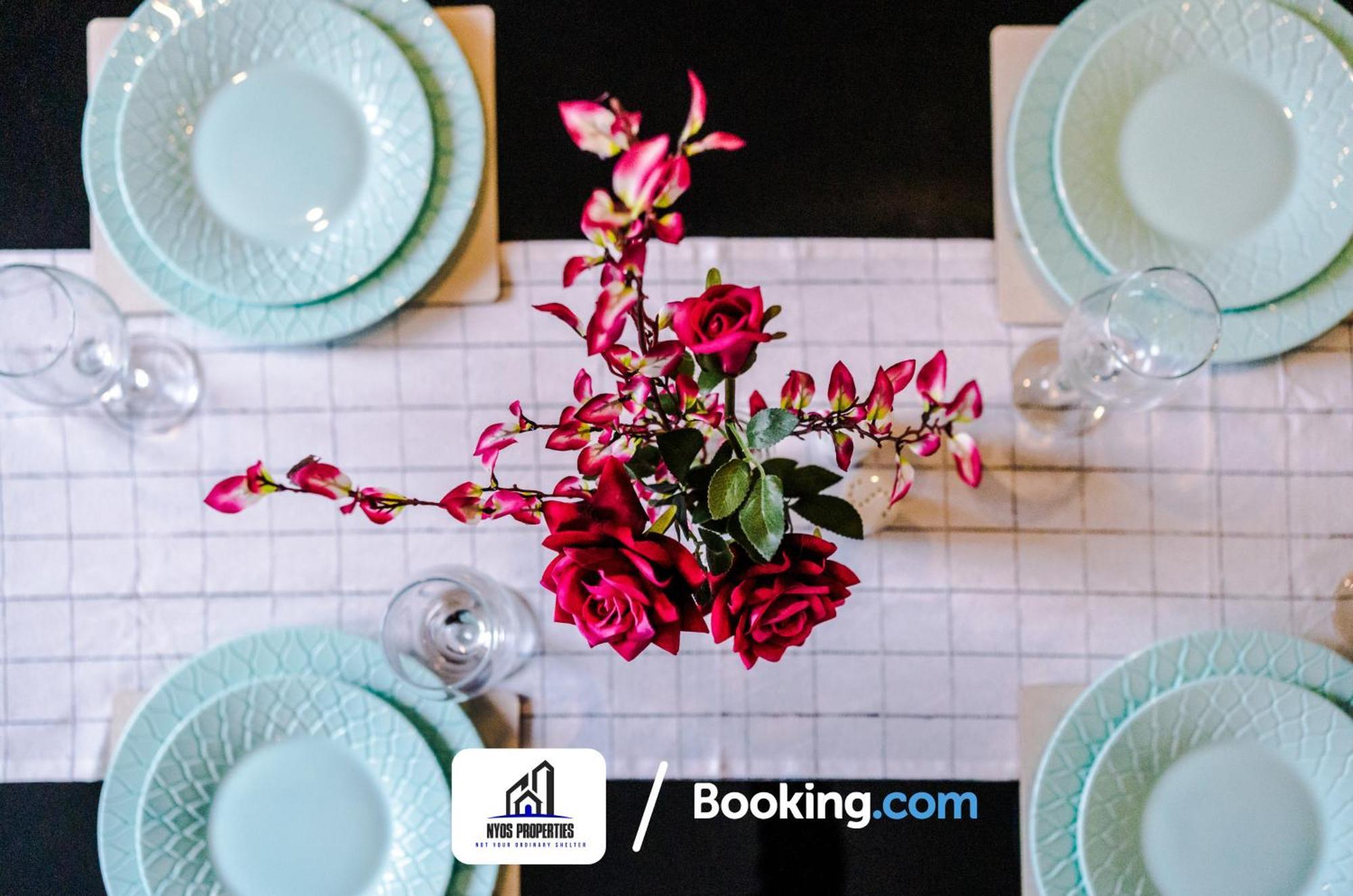 3 Bedroom House By Nyos Properties Short Lets & Serviced Accommodation Manchester With Parking ภายนอก รูปภาพ